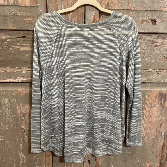 Francesca’s Blue Rain Olive Gray Light Sweater - Picture 2 of 6